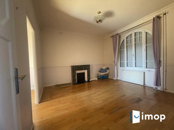 Maison en pierre avec exterieur