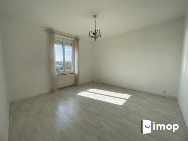 Maison en pierre avec exterieur