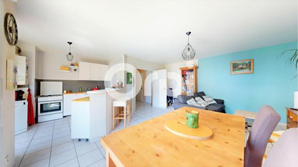 Appartement à vendre    3 pièces • 73 m2 Bron