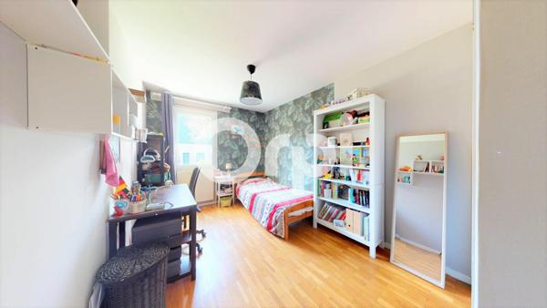 Appartement à vendre    3 pièces • 73 m2 Bron