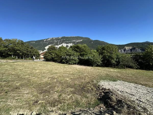 Vente Terrain 1123 m2 à La Mure-Argens