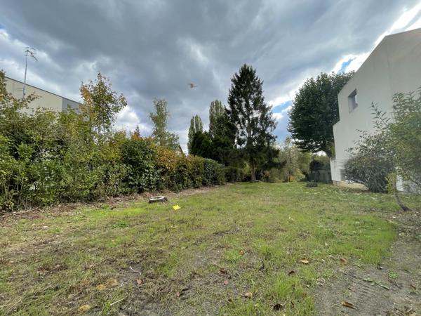 Compiègne (60200) Beau terrain constructible