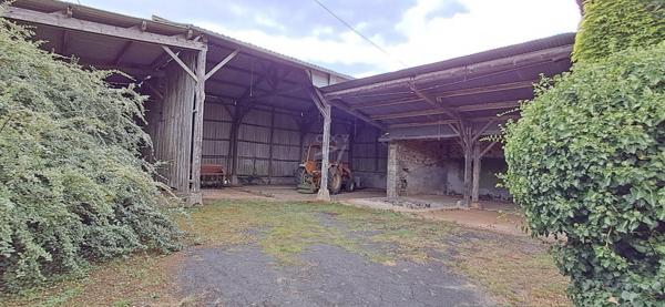 Maison charentaises avec dépendances