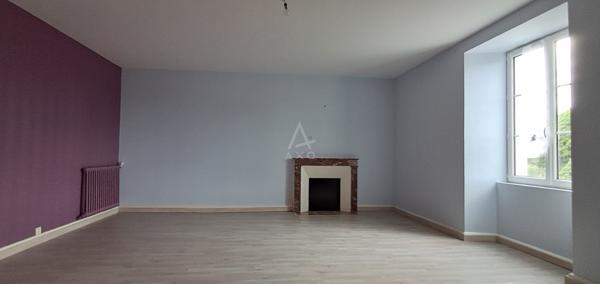 Maison charentaises avec dépendances