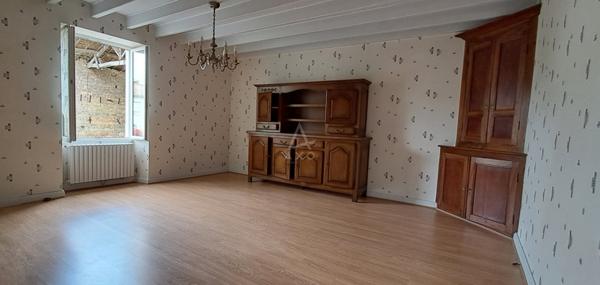 Maison charentaises avec dépendances