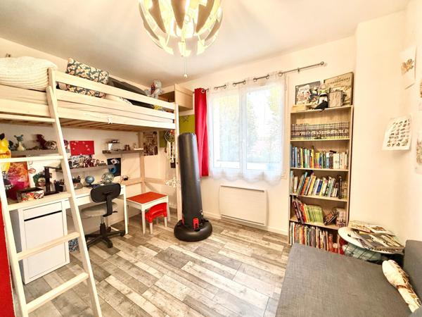 Maison à GUIGNES, 77390 - 5 pièces 85m²