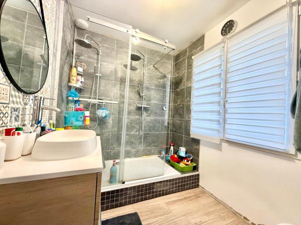 Maison à GUIGNES, 77390 - 5 pièces 85m²