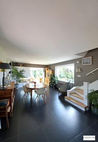 MAGNIFIQUE PROPRIETE DANS UN ECRIN DE VERDURE
