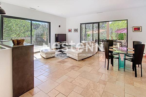 Maison Lorgues 4 pièces 113 m2 + piscine + sous sol sur un terrain de 1631m²