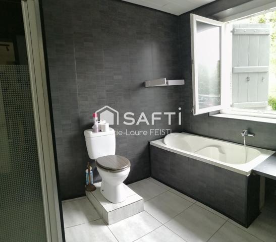 Longère a la campagne  dans un cadre idyllique