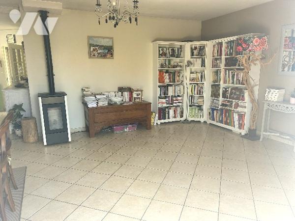 Dans lieu calme et non isolé, jolie maison récente de plain-pied avec garage et jardin clos