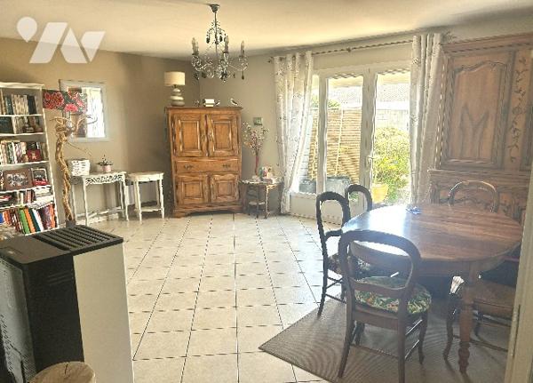 Dans lieu calme et non isolé, jolie maison récente de plain-pied avec garage et jardin clos