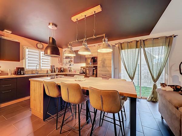 A vendre - Soulaire et Bourg - Maison 4 chambres - jardin