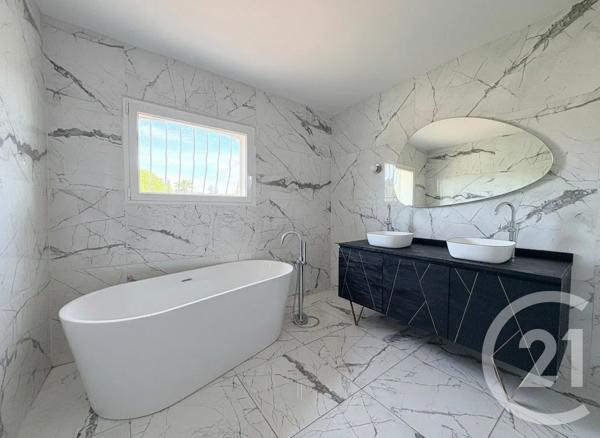 Maison à vendre  4 pièces - 148,90 m 2   MARTIGUES  - 13