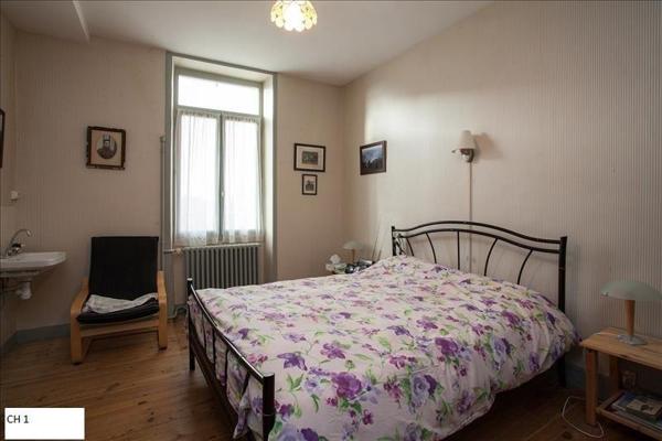 Maison en pierres de 148m2 plus dépendance de 55m2