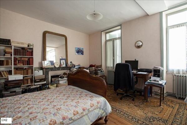 Maison en pierres de 148m2 plus dépendance de 55m2