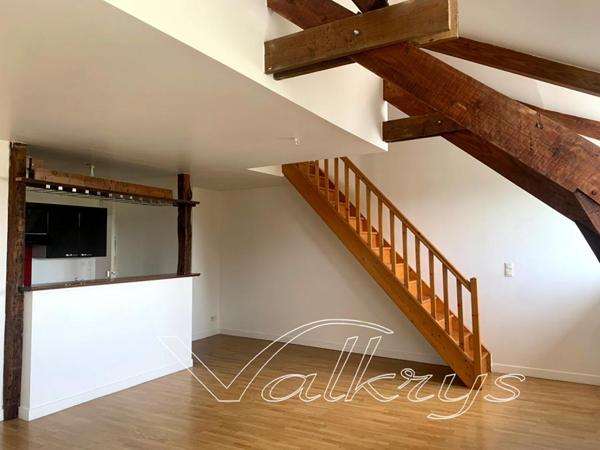 Immeuble mixte de caractère place centrale à Bannalec - investissement rentable