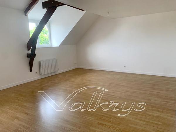 Immeuble mixte de caractère place centrale à Bannalec - investissement rentable