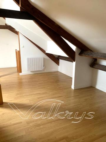 Immeuble mixte de caractère place centrale à Bannalec - investissement rentable