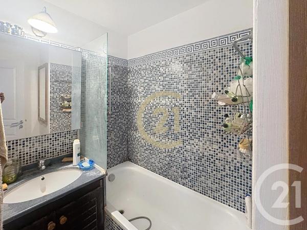 Appartement F2 + Cab à vendre  2 pièces - 28,93 m 2   CANNES LA BOCCA  - 06