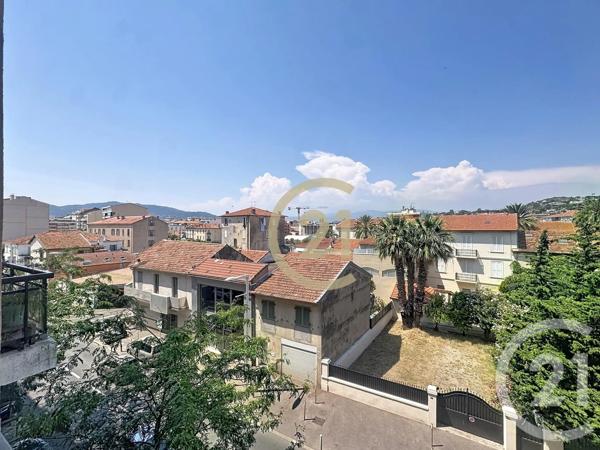 Appartement F2 + Cab à vendre  2 pièces - 28,93 m 2   CANNES LA BOCCA  - 06