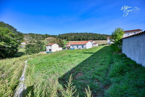 Terrain constructible dans un village convivial
