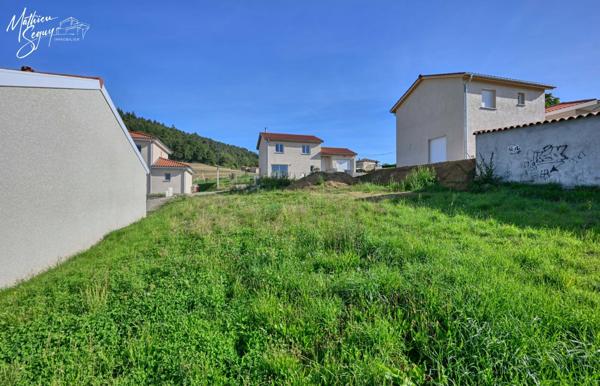 Terrain constructible dans un village convivial