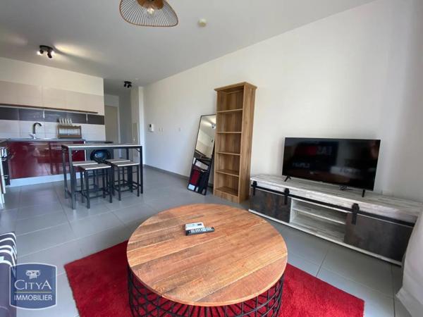 Appartement à louer 1 pièce 27.4m² Saint-Denis (97490)