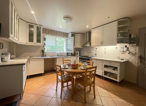 Maison à Verrières-le-Buisson, 5 chambres et double garage, Proche lycée Sophie Barat- DPE C.