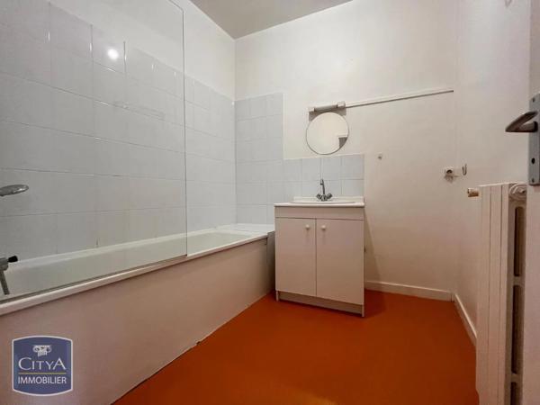 Appartement à louer 2 pièces 54.3m² Laval (53000)