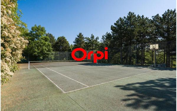 Maison à vendre    9 pièces • 382 m2 Saint-Cyr-au-Mont-d'Or