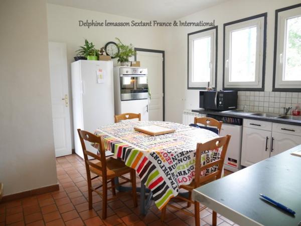 Grande maison familiale  avec piscine située à 3mns du centre d'un village