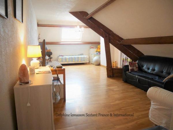 Grande maison familiale  avec piscine située à 3mns du centre d'un village