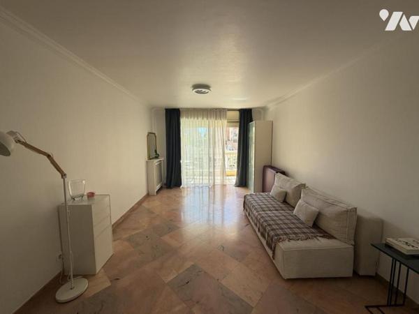 Beausoleil limitrophe Monaco 2 pièces de 50 m² deux balcons garage et cave 