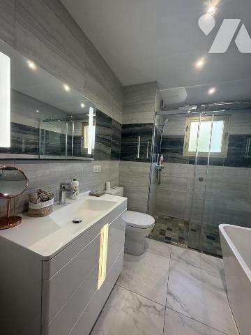 Beausoleil limitrophe Monaco 2 pièces de 50 m² deux balcons garage et cave 