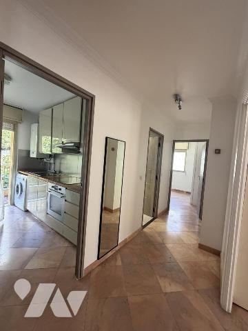 Beausoleil limitrophe Monaco 2 pièces de 50 m² deux balcons garage et cave 
