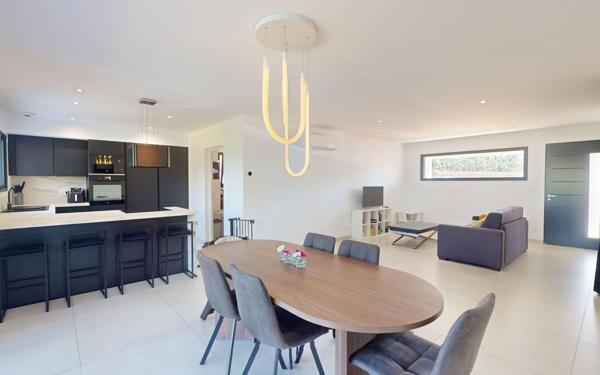 Maison à vendre    4 pièces •  Grane