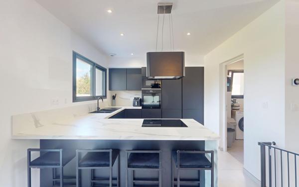 Maison à vendre    4 pièces •  Grane