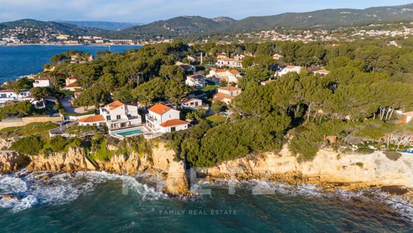 Sanary - Pieds dans l'eau - Villa de 120 m2 - Piscine