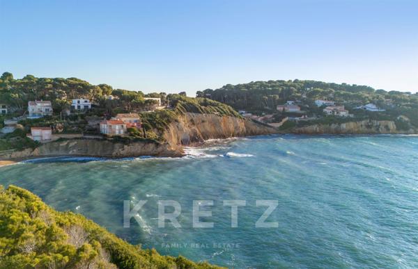 Sanary - Pieds dans l'eau - Villa de 120 m2 - Piscine