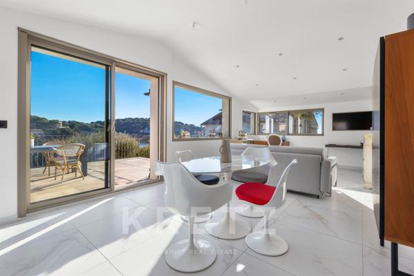 Sanary - Pieds dans l'eau - Villa de 120 m2 - Piscine