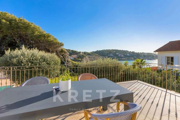 Sanary - Pieds dans l'eau - Villa de 120 m2 - Piscine