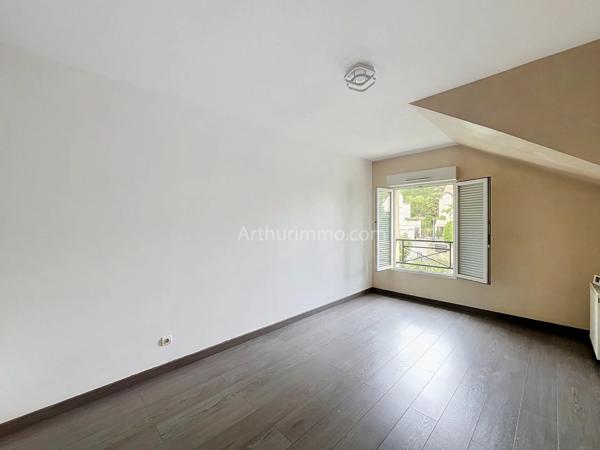Vente                                                      Maison
                        
                     5 pièces                      102 m2                     à Yerres
