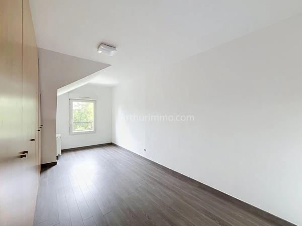 Vente                                                      Maison
                        
                     5 pièces                      102 m2                     à Yerres