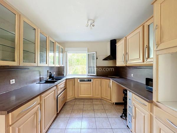 Vente                                                      Maison
                        
                     5 pièces                      102 m2                     à Yerres