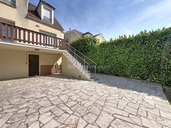 Vente                                                      Maison
                        
                     5 pièces                      102 m2                     à Yerres