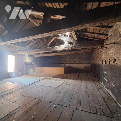 APPARTEMENT (Maison de village)  99M² AVEC TRES GRANDE TERRASSE 100m² ET GRENIER/DEPENDANCE