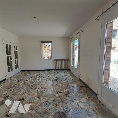 APPARTEMENT (Maison de village)  99M² AVEC TRES GRANDE TERRASSE 100m² ET GRENIER/DEPENDANCE