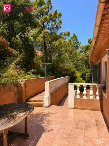 Maison à Anthéor avec vue mer, piscine et deux logements indépendants