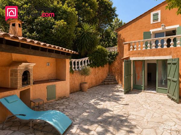 Maison à Anthéor avec vue mer, piscine et deux logements indépendants